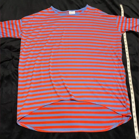 OVERSIZED MEDIUM NWT C PICS CLOSET CLEAR OUT ON ALL LULAROE MAKE AN OFFER BUNDLE - Picture 8 of 9